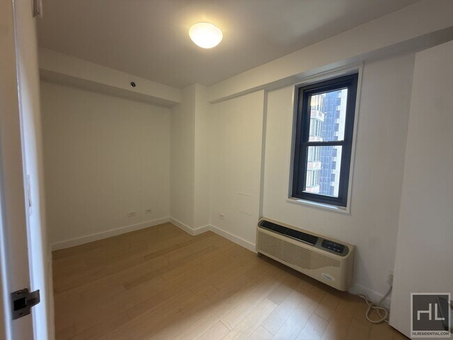 Building Photo - East 39th Street