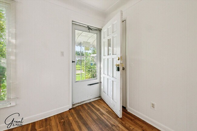 Foto del edificio - $1,200/month - 3 Bed 1 Bath in Warren