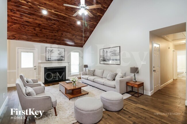 Foto del edificio - 7815 Pinetuck Ln