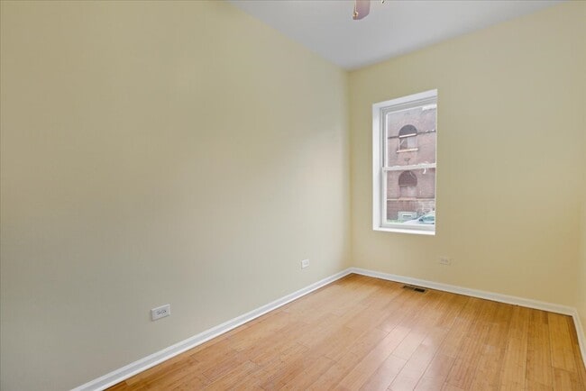 Building Photo - 54 E 50th St