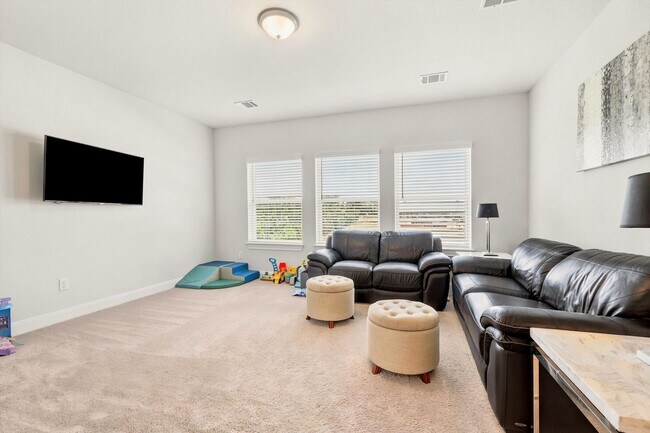 Foto del edificio - Elegant Living with Space to Spare | 4 Bed • 3.5 Bath