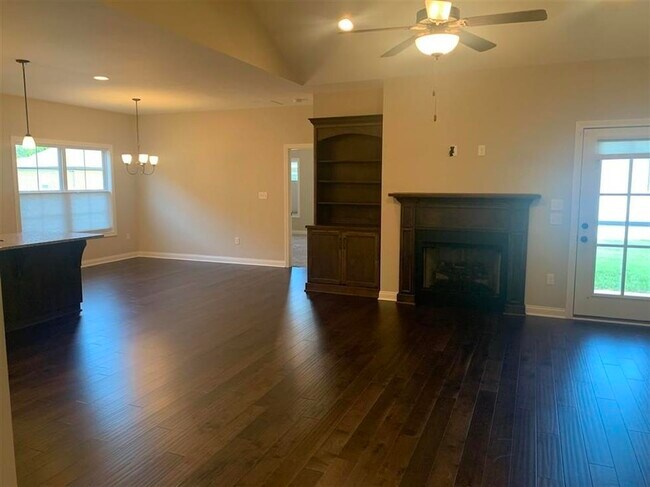 Foto del edificio - 4187 Beechwood Ln