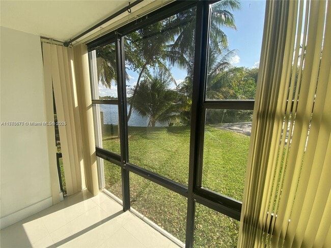 Foto del edificio - 8305 SW 152nd Ave
