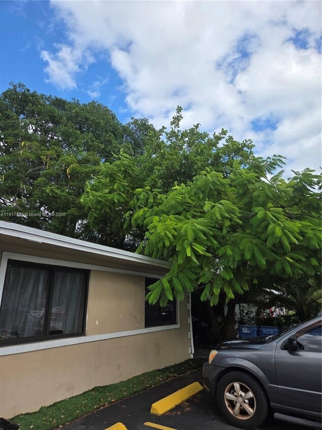 Building Photo - 435 NW 41st St