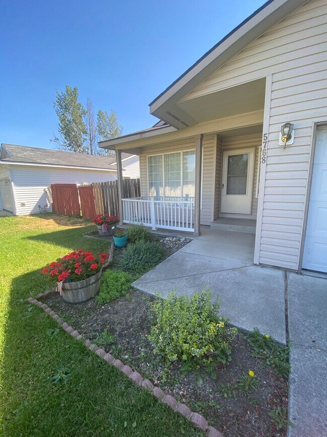 Foto del edificio - SINGLE FAMILY HOME ON MONTAGE (P#185)