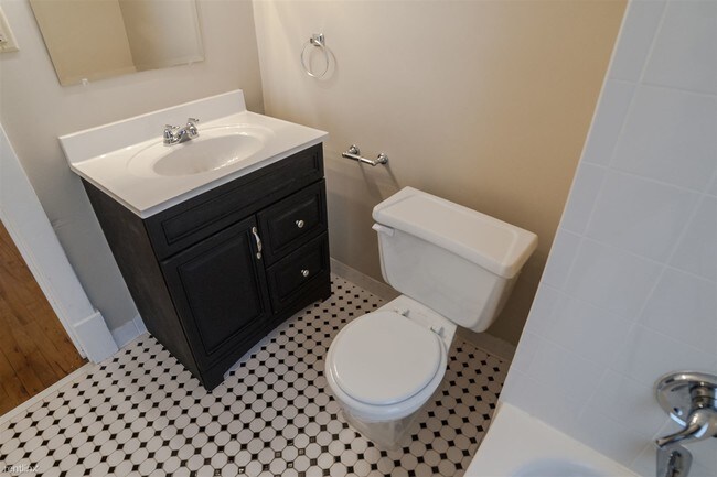 Foto del edificio - 3 br, 1 bath House - 4035 Fremont Avenue N