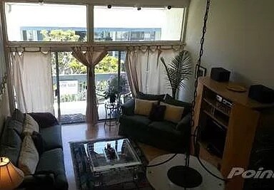 living room pic3 - 603 S Prospect Ave