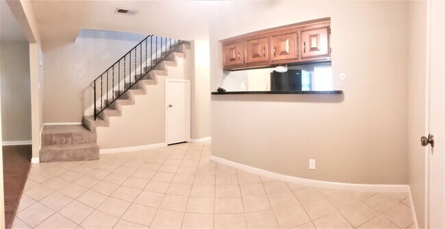 Foto del edificio - 7604 Bridges Ave