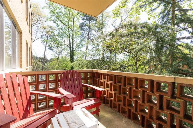 Foto principal - 2637 Peachtree Rd NE