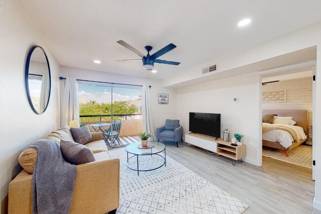 Building Photo - 8055 E Thomas Rd