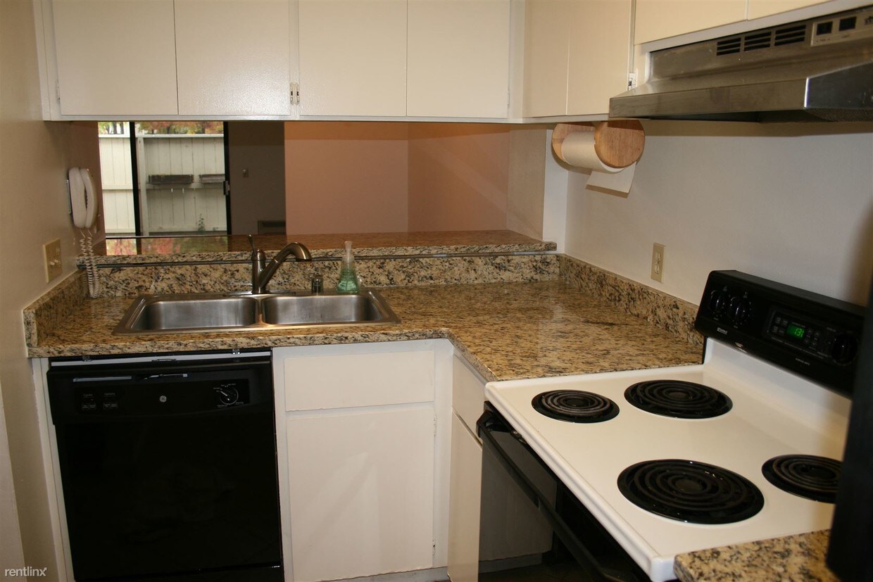 Building Photo - 3007 Kaiser Dr