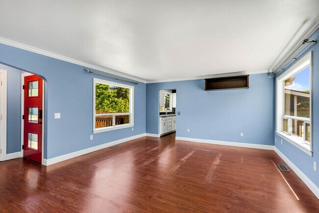 Foto del edificio - Charming 3 Bedroom Home on Expansive Lot – Ideal Location!
