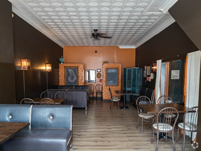 Comedor desde la entrada - 1472 Hertel Ave