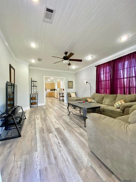 Building Photo - 14039 Young Rd