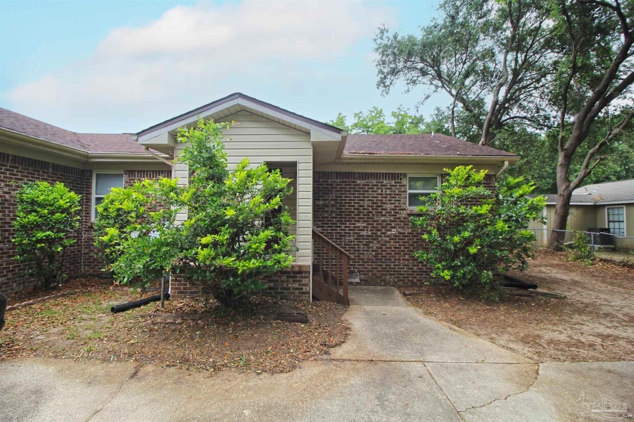 Primary Photo - 4630 Bellview Ave