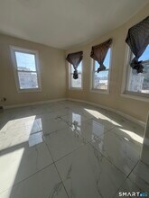 Building Photo - 352 Wilmot Ave