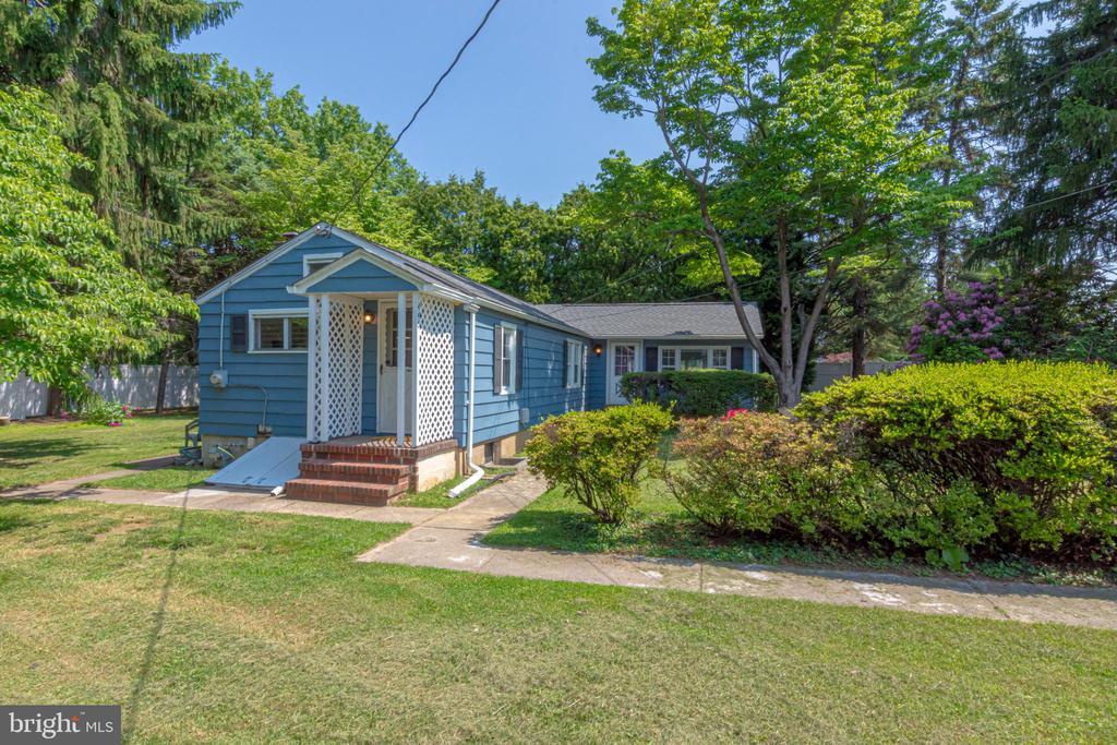 Primary Photo - 446 Clearview Ave