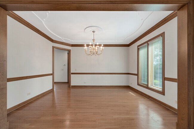 Foto del edificio - 19W124 Woodcreek Pl