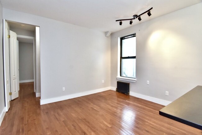 Foto del edificio - 100 W 118th St