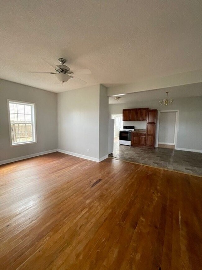Building Photo - City of Alcoa- Alcoa Schools - 3 bedrooms,...
