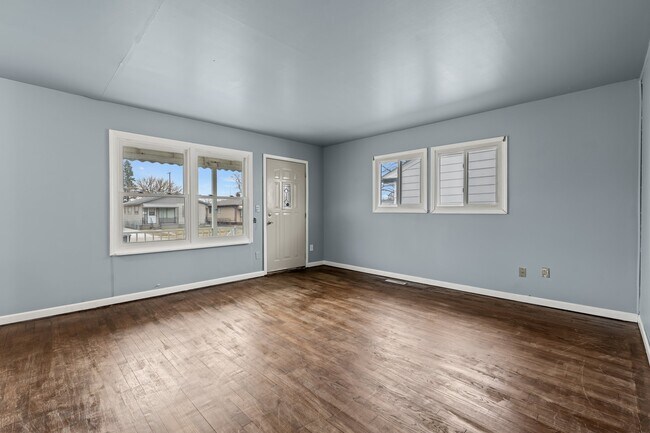 Foto del edificio - 6832 Cornell St