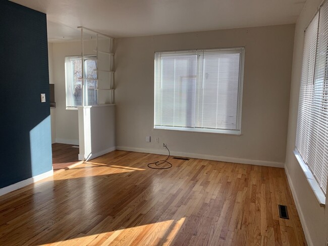 Building Photo - 1312-1314 Castlerock Drive