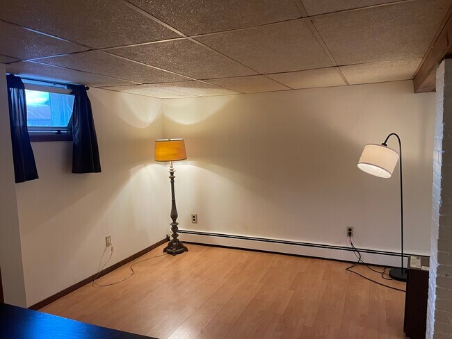 Building Photo - 358 Secatogue Ave