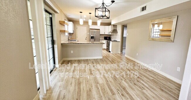 Foto del edificio - 227 Rosewood St