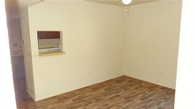 Foto del edificio - 4405 Carter Creek Pkwy