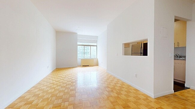 Building Photo - 90 Washington St