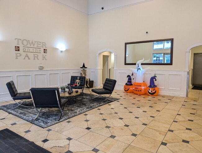 Building Photo - 1950 Logan St