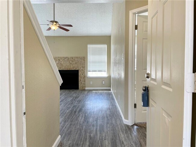 Building Photo - 1001 Green Valley Cove