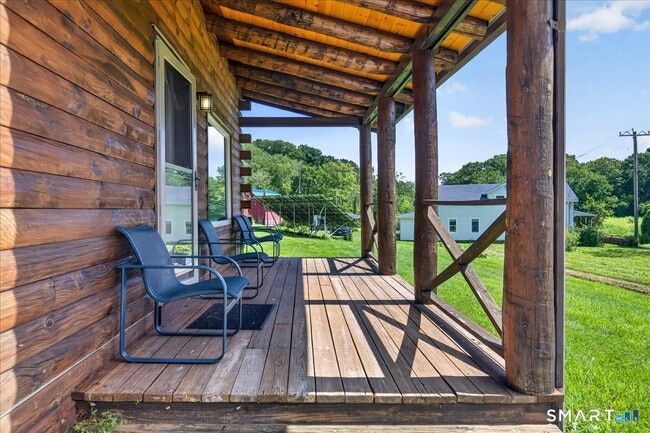 Building Photo - 698 Leetes Island Rd