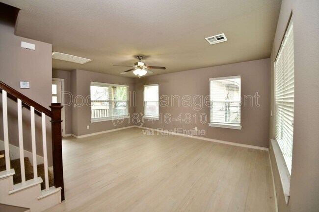 Foto del edificio - 512 S Haynie St