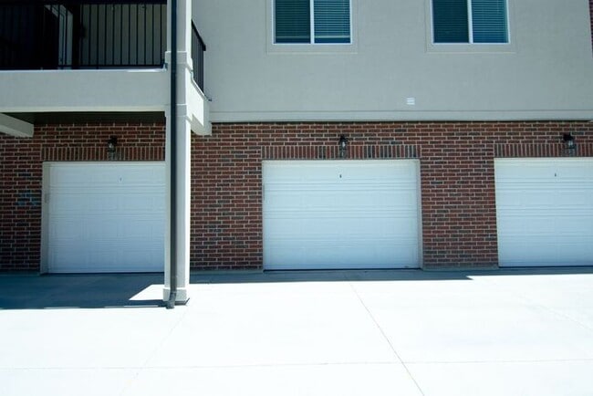Building Photo - Brand New Community! Located in the city o...