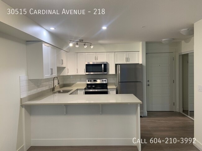 Building Photo - Brand New Unit At Tamarind Westside