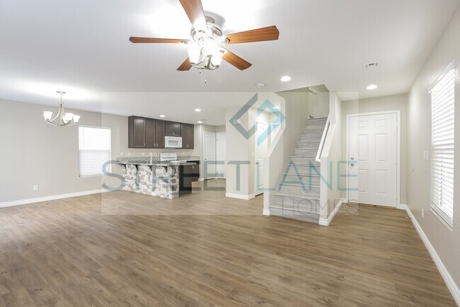 Foto del edificio - 7948 Bliss Hill Ct