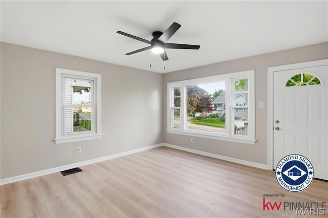 Building Photo - 128 Mounds Ave