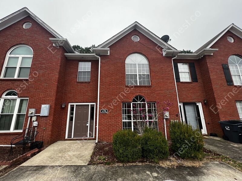 439 Cambrian Ridge Trail, Pelham, AL 35124 Townhome Rentals in Pelham