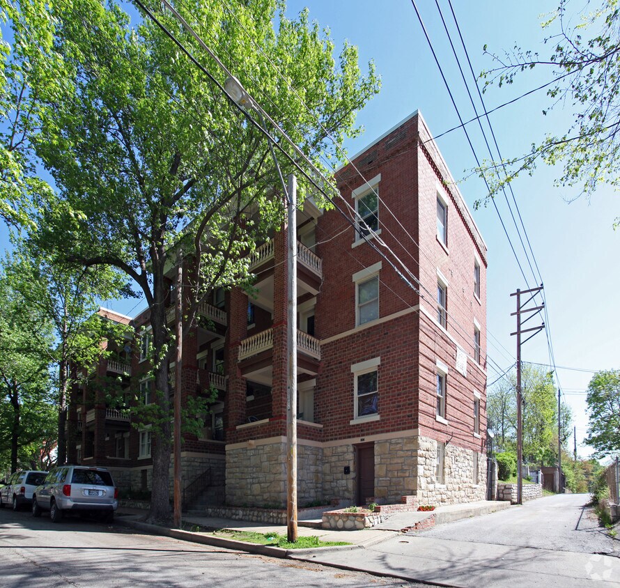 Foto del edificio - 113-119 N Bales Ave
