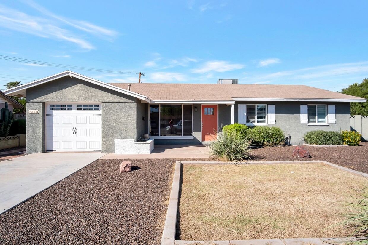 Primary Photo - South Scottsdale Beauty! Total Remodel in ...