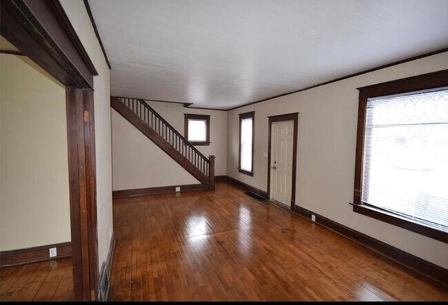 Building Photo - 302 E. Harrison St