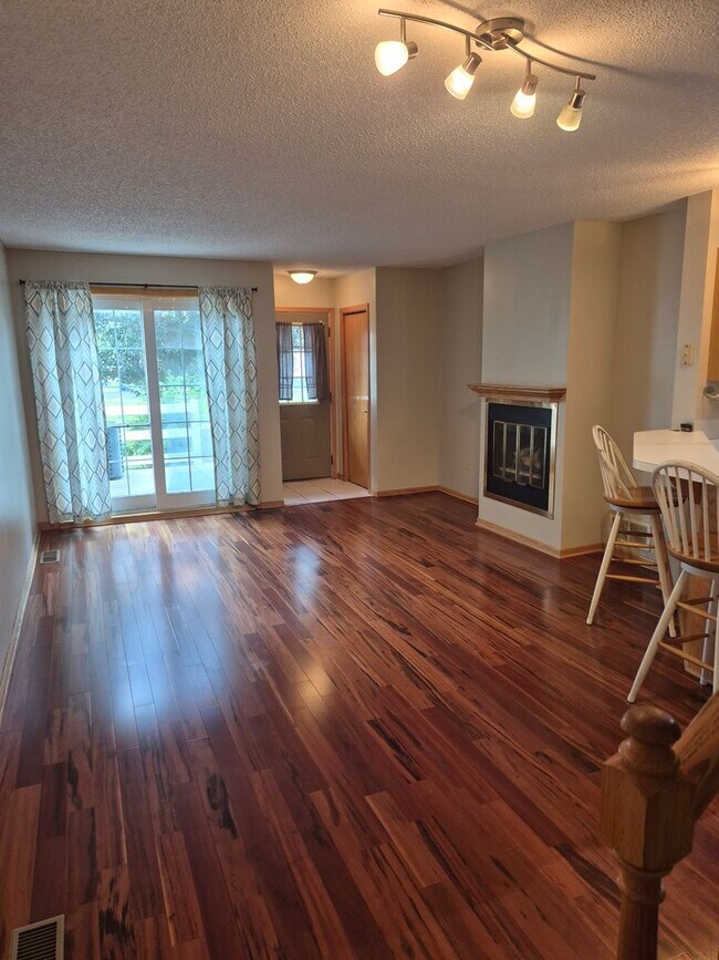 Foto del edificio - 13174 Meadowood Curve NW