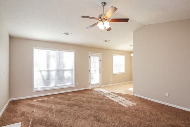 Building Photo - 2120 Crown Park Dr