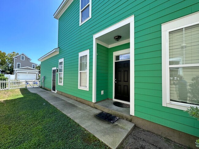 Building Photo - Close to the Beach! Market Common Home, Pe...