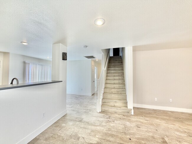 Building Photo - 5863 Rose Tiara Dr
