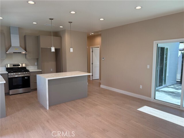 Foto del edificio - 1072 N Vinedo Ave