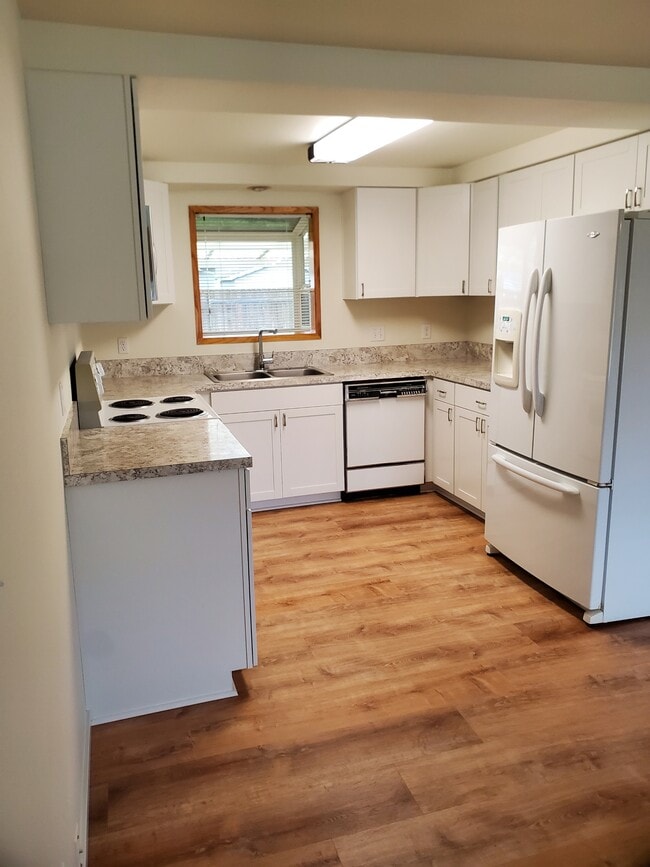 Building Photo - 265 Blackfoot Ave