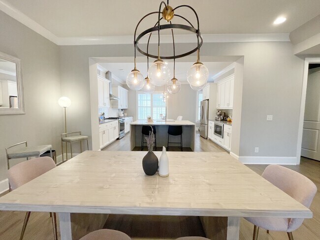 Foto del edificio - 140 Clover Ct