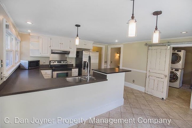 Foto del edificio - 3 br, 2 bath House - 220 Buist Avenue